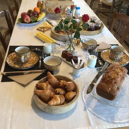 Joséphine Couette-café Saint-Rémy-de-Provence